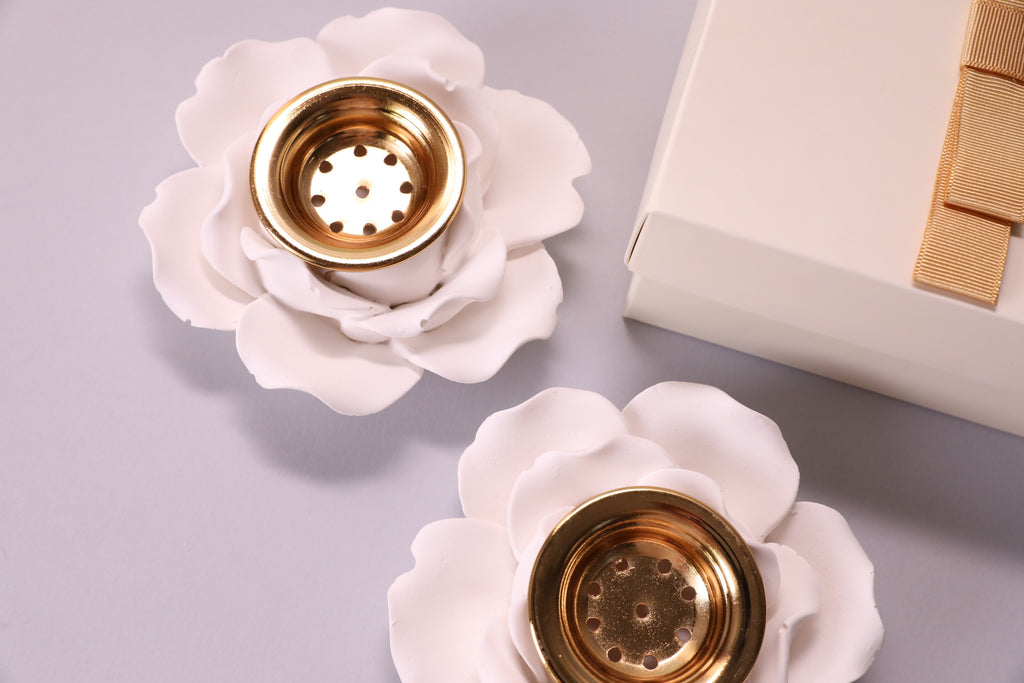 Luxury White Flower Tealight Holder – Elegant Ceramic Candle Holder with Gold Accent